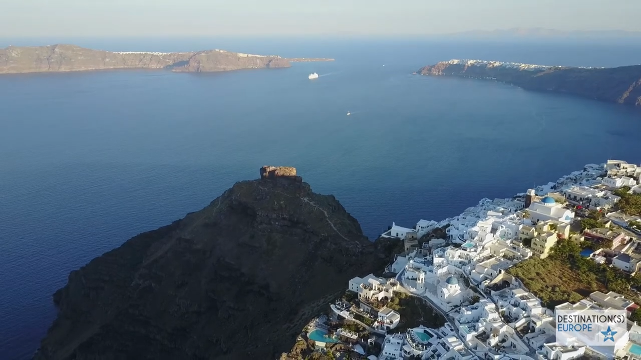Santorin : les plus belles choses à voir sur cette île paradisiaque -SkoleToon's