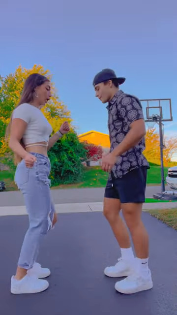 this was so satisfying! #shorts #dance #couple -SkoleToon's